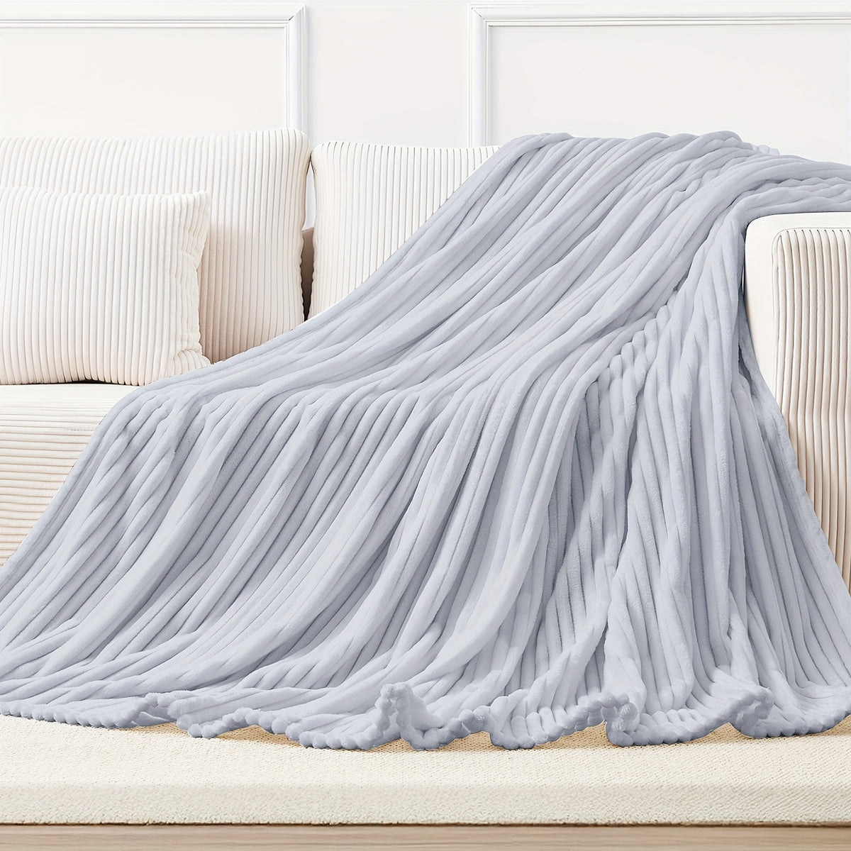 Heated flannel throw blanket detail