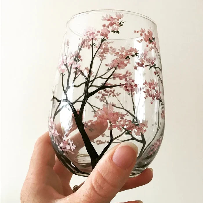 wine glass shown in source gallery view 3.