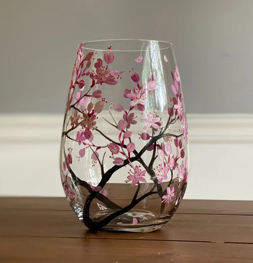 wine glass shown in source gallery view 5.