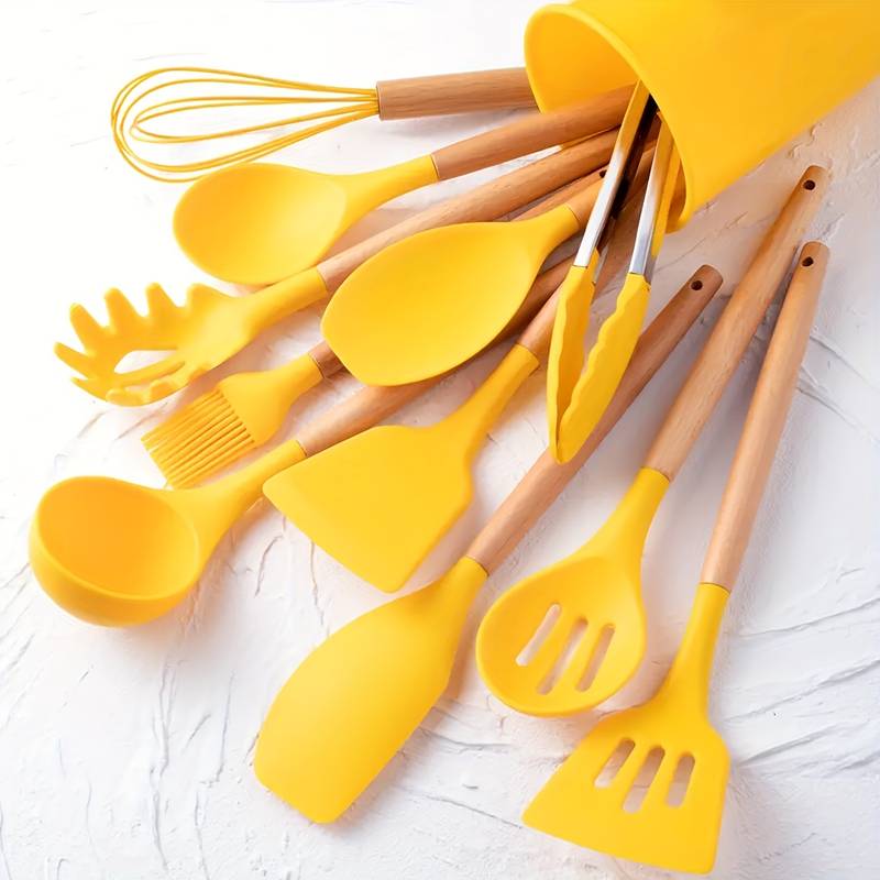 Kitchen Utensil Set in Lemon Yellow shown on the source page.