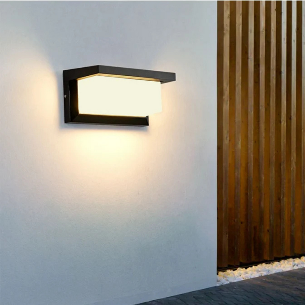 Outdoor Wall Light in B shown on the source page.