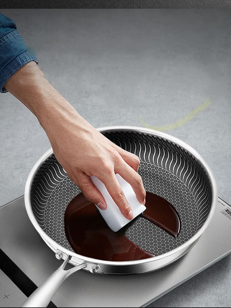 Stainless steel 316 frying pan with a double-sided honeycomb surface, product detail 6.