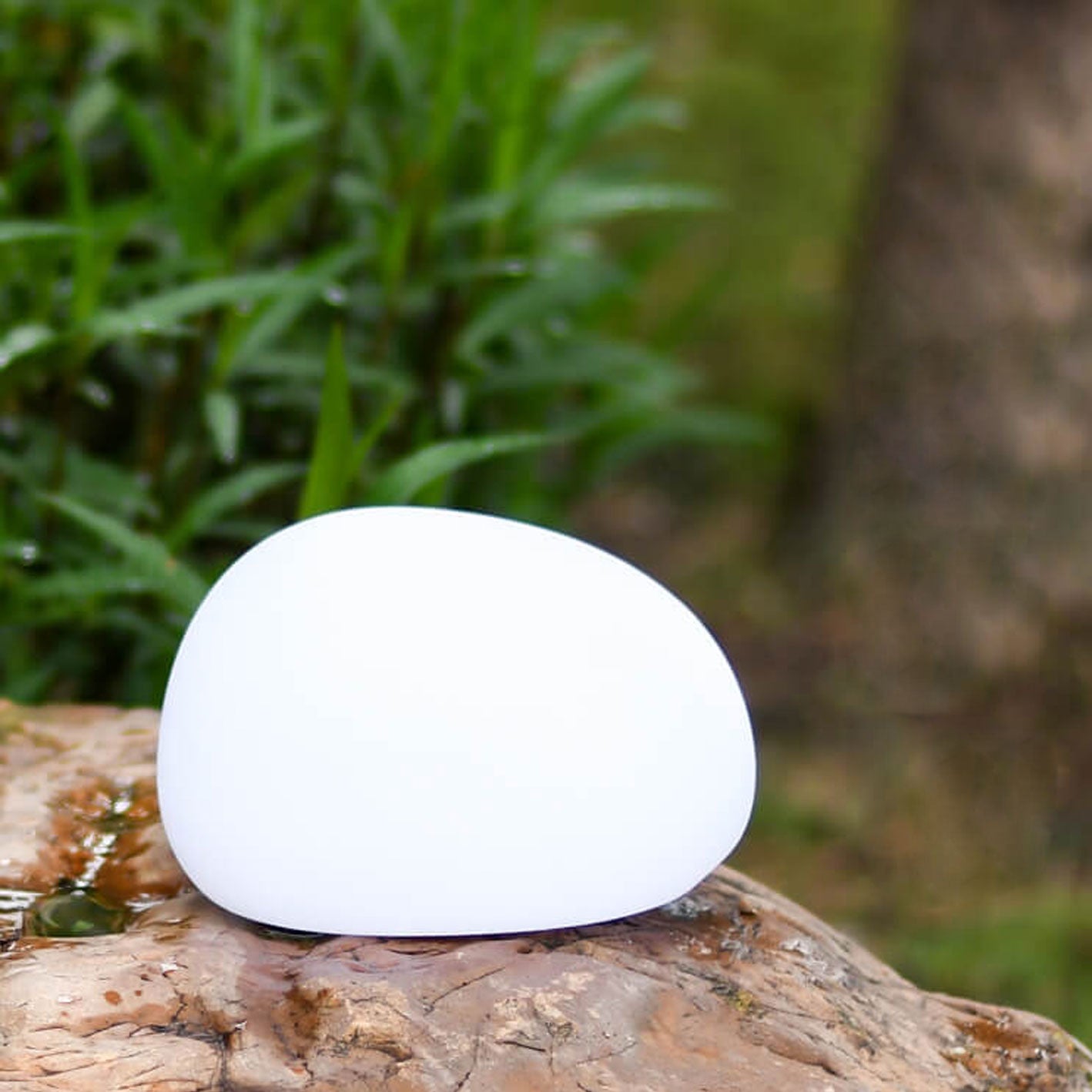 Outdoor Lawn Light shown in product gallery view 4.