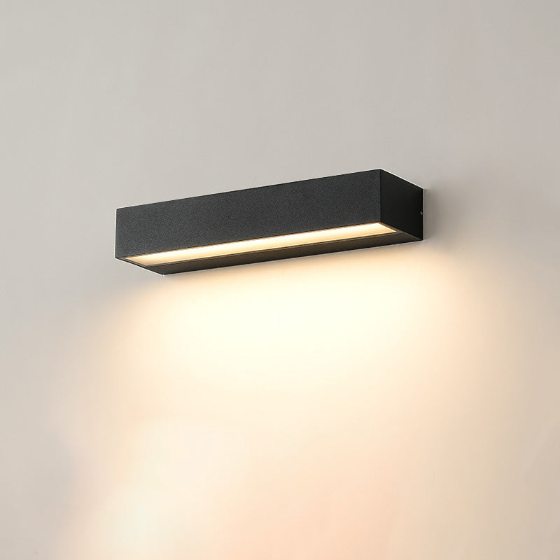 Outdoor Wall Light shown in product gallery view 21.
