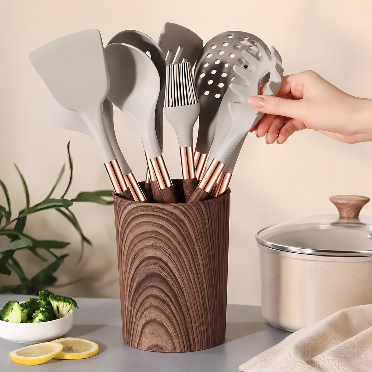 Silicone kitchen utensil set, gallery view 3.